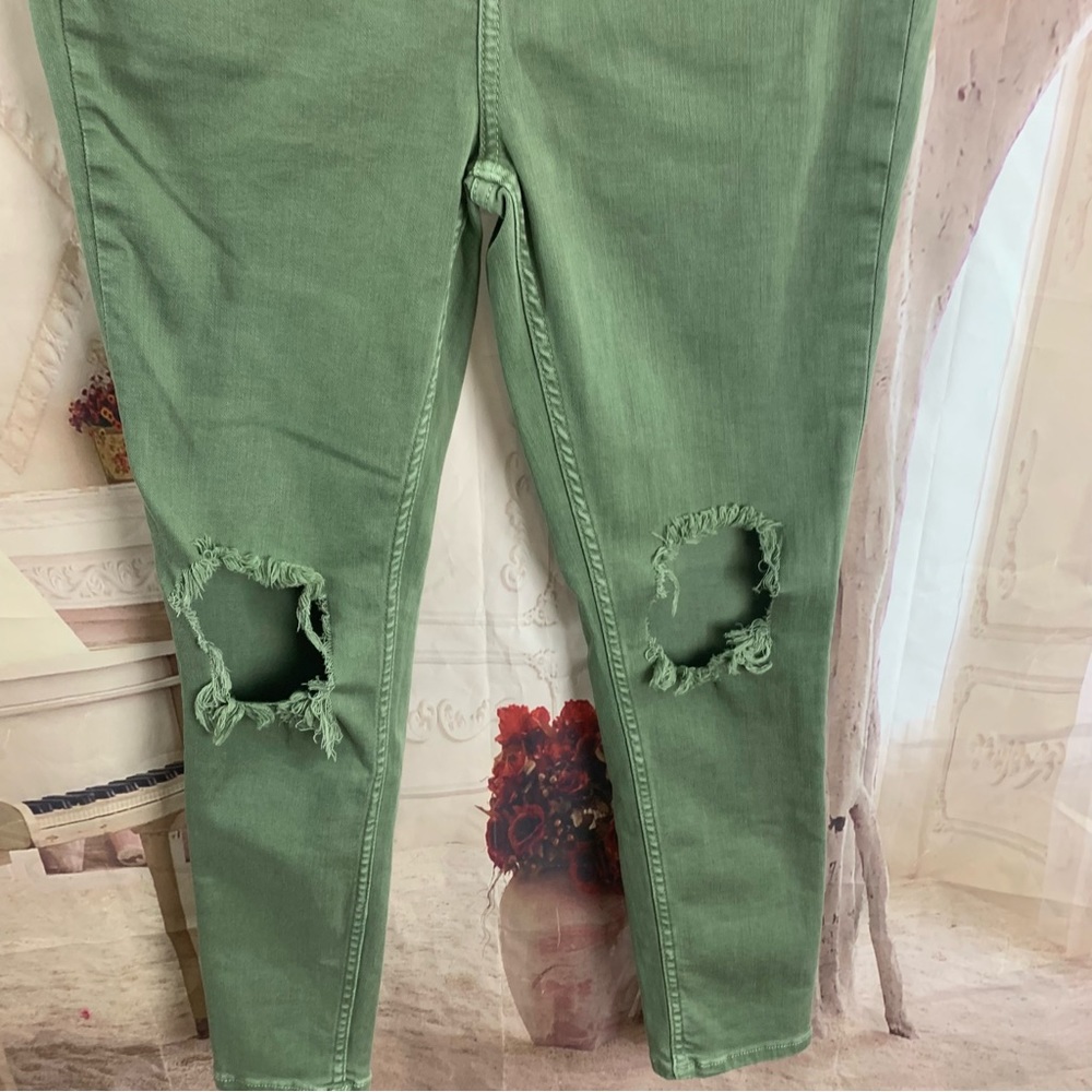 NEW Free People Green Distressed Jeans - Picture 3 of 8